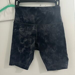 tie dye lulu bike shorts